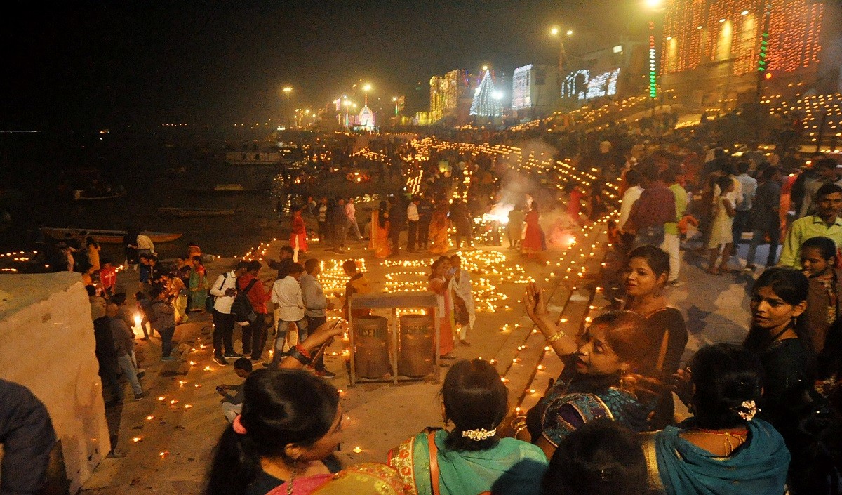 देव दीपावली के मौके पर खास होगा गंगा का नजारा, देखने के लिए पर्यटकों ने कराई एडवांस बुकिंग