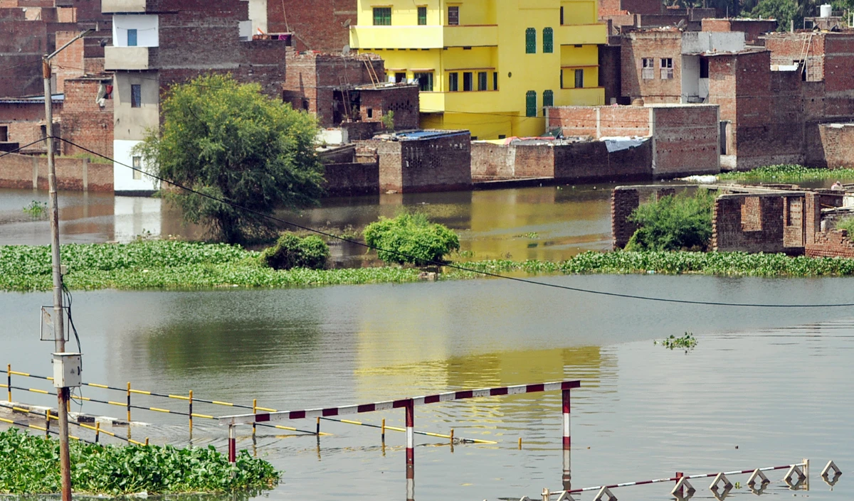 पाकिस्तान में बाढ़ प्रभावित 20 लाख बच्चे अब भी नहीं जा रहे विद्यालय: संयुक्त राष्ट्र