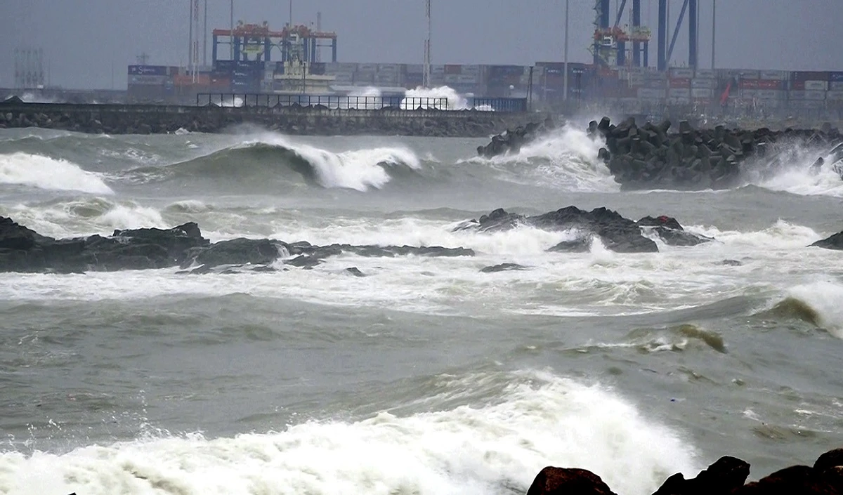 Cyclone Alert: चेन्नई तट से गुजरेगा चक्रवाती तूफान ‘मैंडूस’, एनडीआरएफ की टीम तैनात