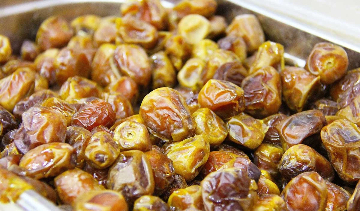 Dates Benefits: विवाहित पुरुषों के बहुत काम की चीज़ है खजूर, रोजाना करें सेवन