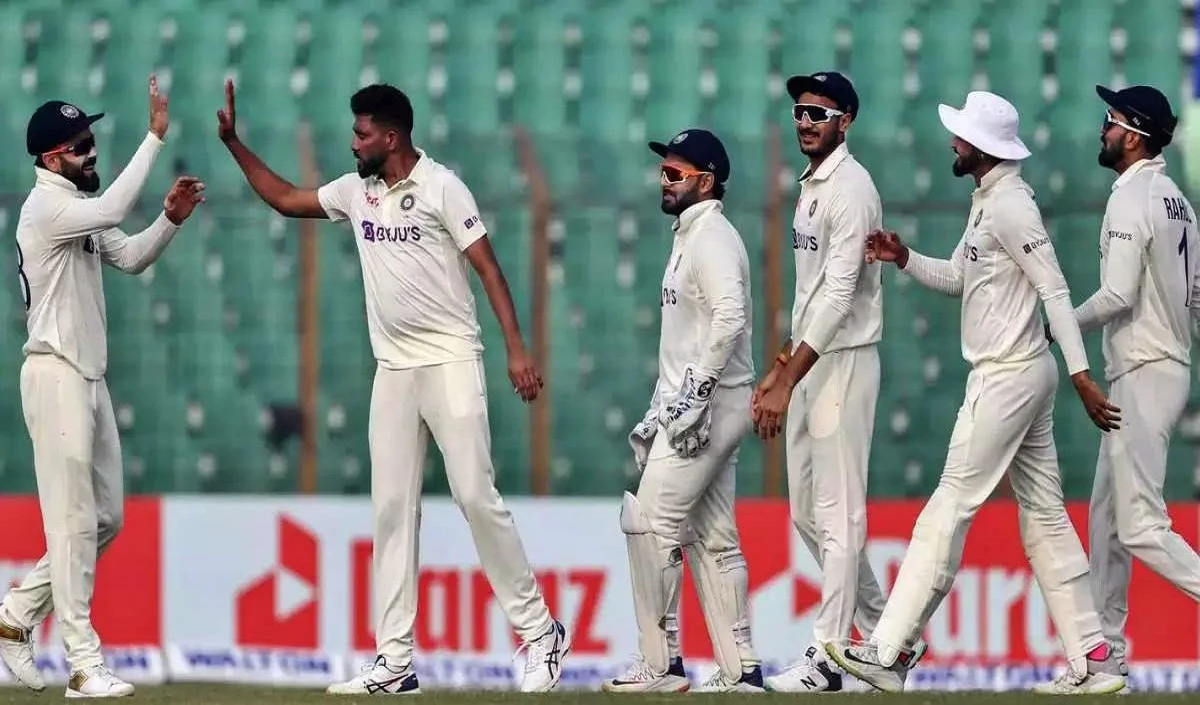कुलदीप और सिराज ने बांग्लादेश का स्कोर आठ विकेट पर 133 रन किया