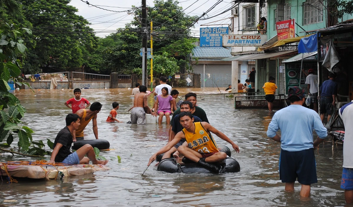 Tragedy: Philippines में भारी बारिश और बाढ़ से 32 लोगों की मौत