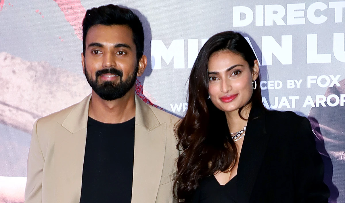 KL Rahul से शादी से पहले मुंबई में स्पॉट हुई  Athiya Shetty, ब्राइड के चेहरे पर दिखा खुशी का निखार | Video