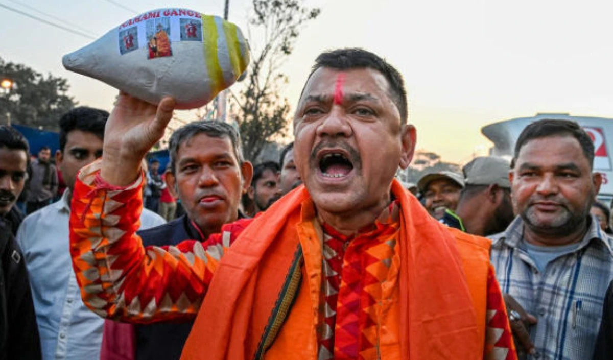 भाजपा को नहीं मिली कोलकाता में गंगा आरती की अनुमति, किया विरोध प्रदर्शन