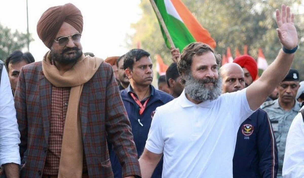 कांग्रेस की ‘भारत जोड़ो यात्रा’ जालंधर से फिर शुरू हुई, मूसेवाला के पिता भी Rahul Gandhi के साथ चले