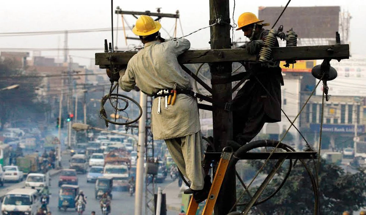 कम नहीं हो रही पाकिस्तान के लोगों की मुश्किलें, अब बिजली दरों में हुई बढ़ोत्तरी, उपभोक्ताओं 43 रुपये प्रति यूनिट दाम चुकाने होंगे