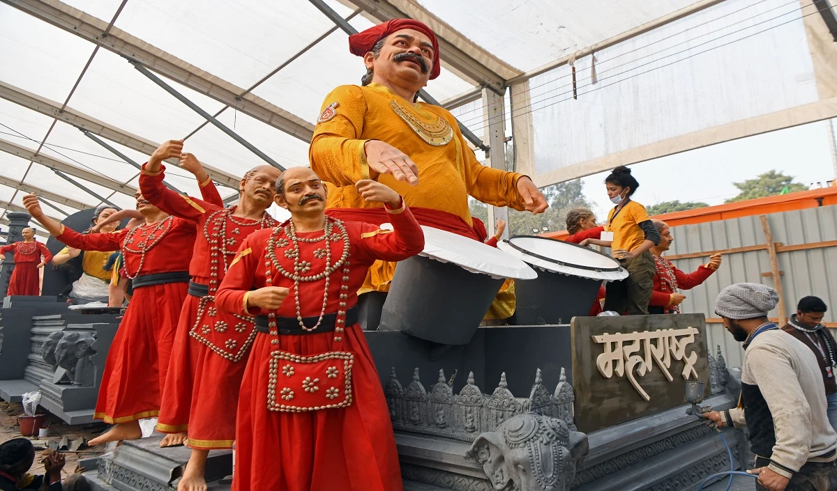 Republic Day Parade में गुजरात, असम, जम्मू-कश्मीर, बंगाल व अन्य की झांकियां दर्शकों को लुभाएंगी