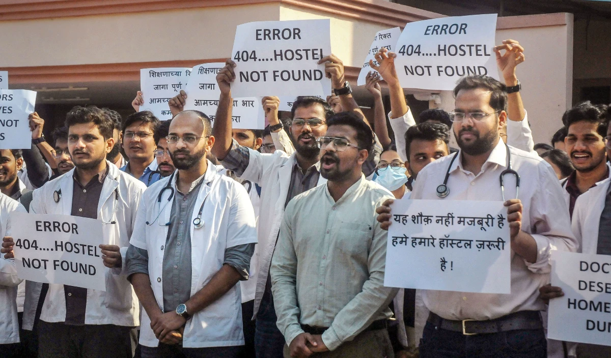 Maharashtra minister said Resident doctors call off strike after talks on demands