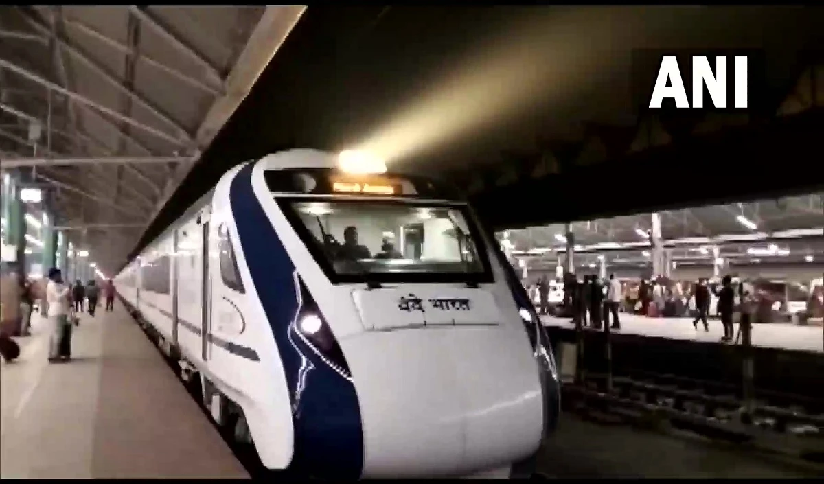 West Bengal: Vande Bharat Express पर पत्थर फेंके गये, दो दिन में पथराव की दूसरी घटना