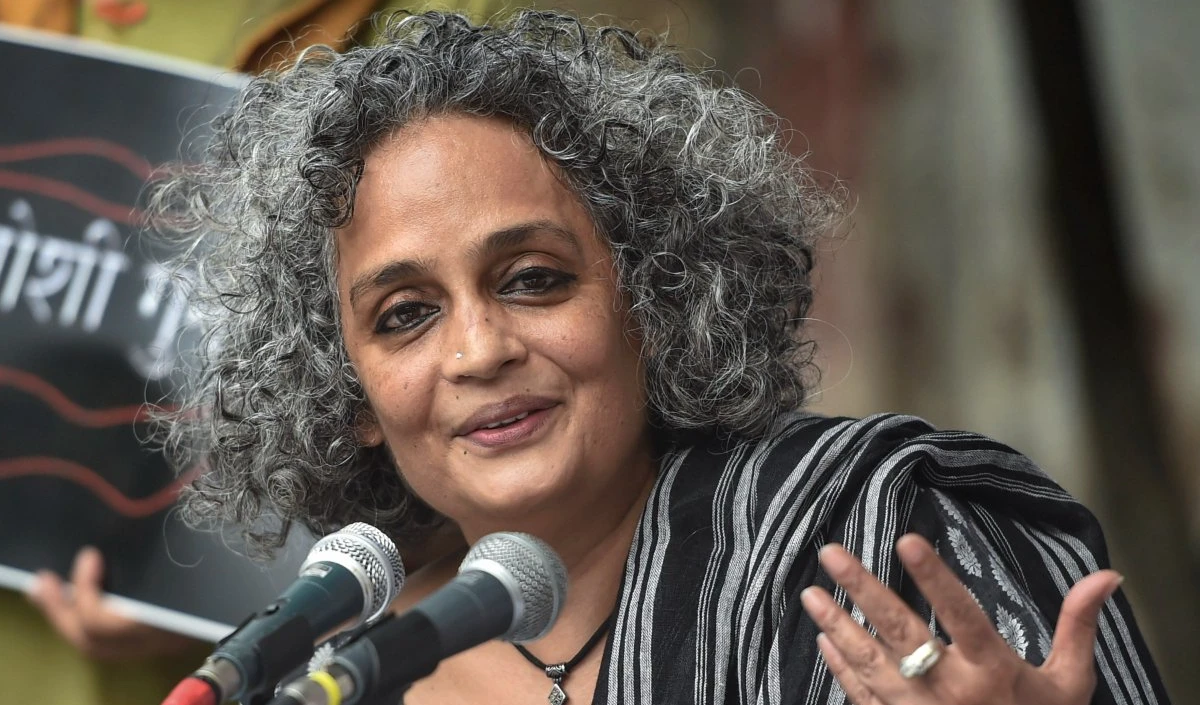 Arundhati Roy ने भाकपा माले के समारोह में शिरकत की