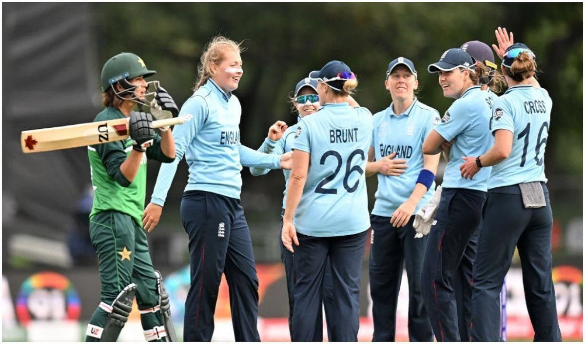 England की Pakistan पर धमाकेदार जीत, भारत सेमीफाइनल में ऑस्ट्रेलिया से भिड़ेगा