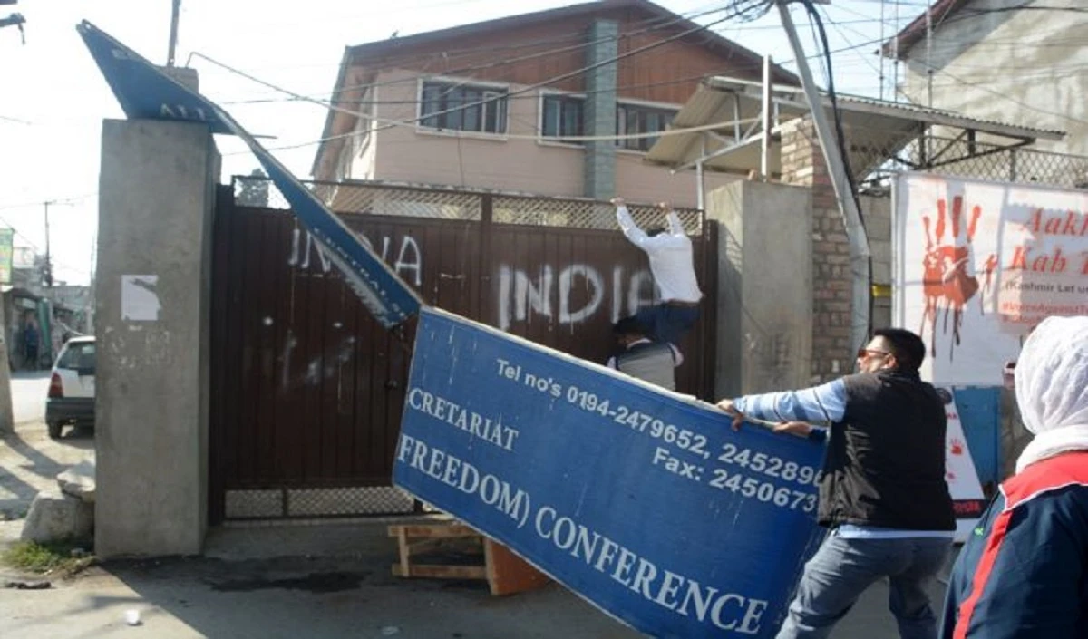 प्रदर्शनकारी Kashmiri Pandit कर्मचारियों को Jammu में हिरासत में लिया गया