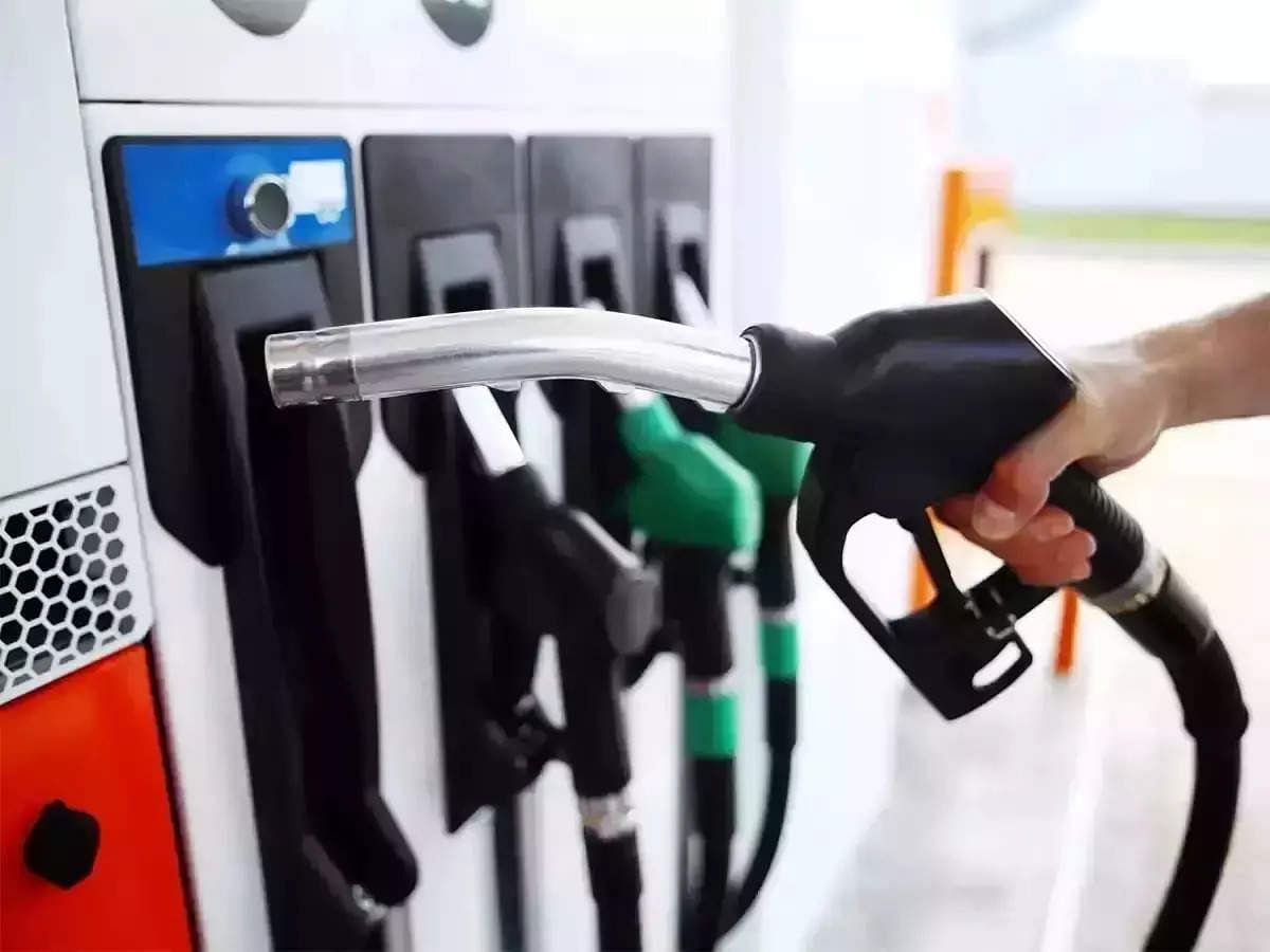 Petrol-Diesel Prices: पेट्रोल-डीजल की कीमतों में बढ़ोतरी, बरेली में महंगाई की मार से जनता परेशान, जानें नए रेट