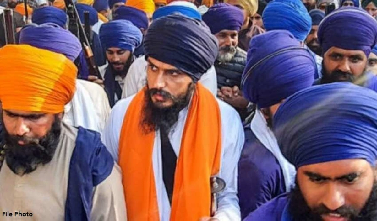 Punjab पुलिस ने कट्टरपंथी उपदेशक Amritpal Singh के खिलाफ कार्रवाई की, 78 समर्थक गिरफ्तार