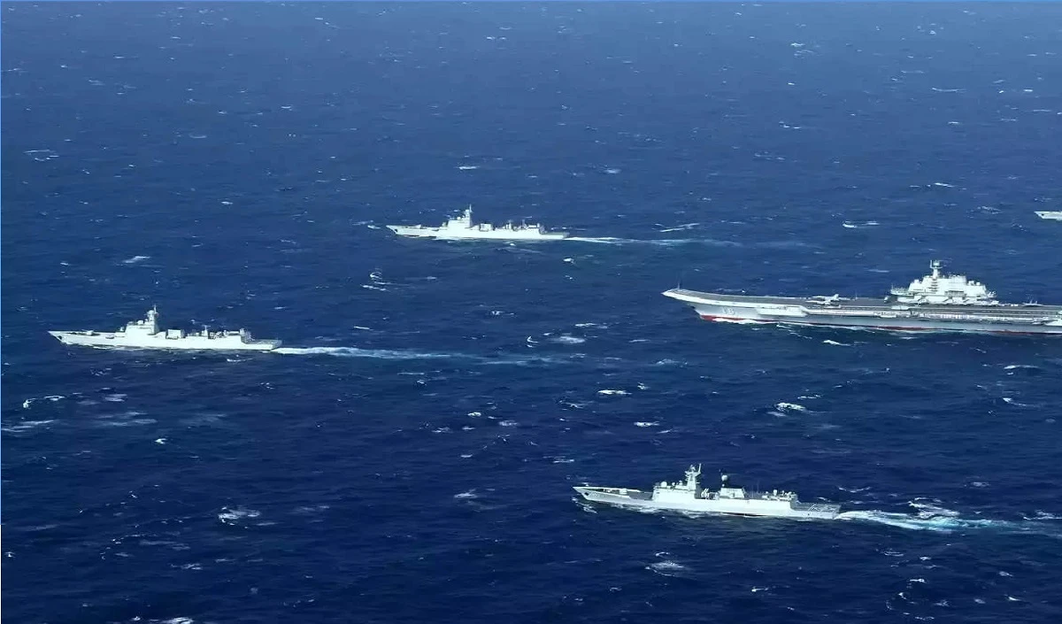 US China News: दक्षिण चीन सागर में फिर भिड़े चीन और अमेरिका, युद्धपोत को खदेड़ने का किया दावा