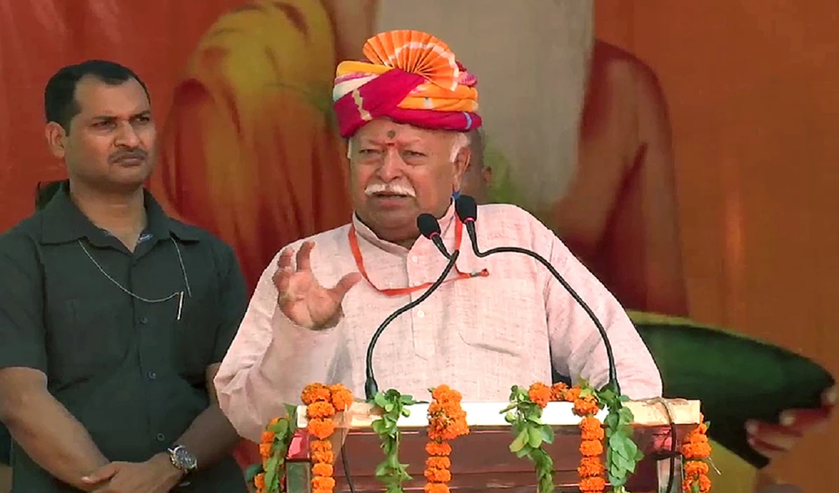 प्रसिद्धि से दूर रहकर सेवा कार्य करें : Bhagwat