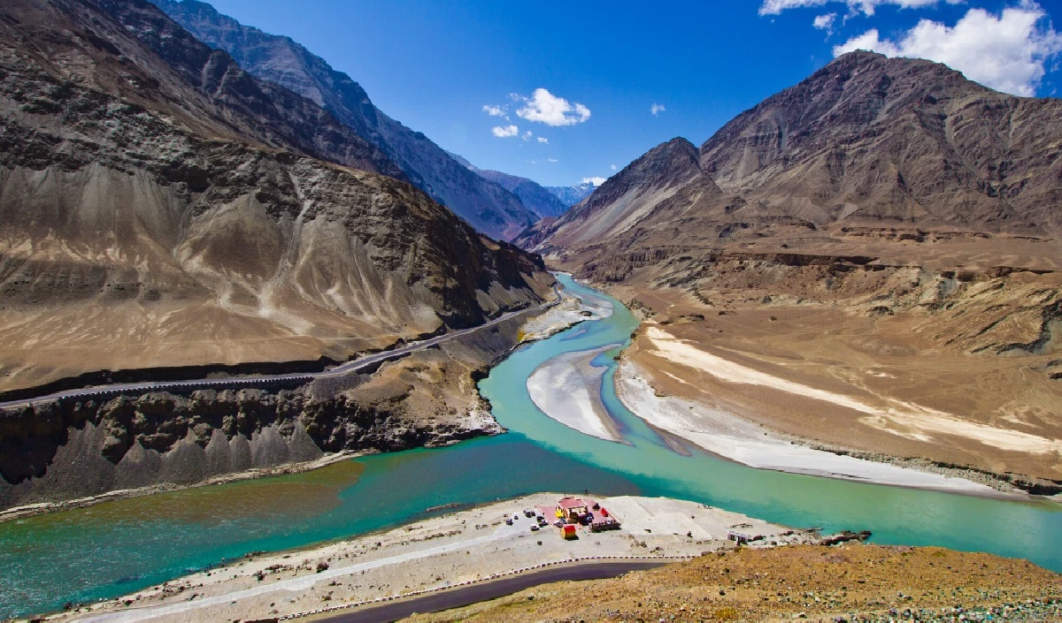 Indus Water Treaty: सिंधु जल संधि मामले में बैकफुट पर पाकिस्तान, बातचीत को हुआ तैयार