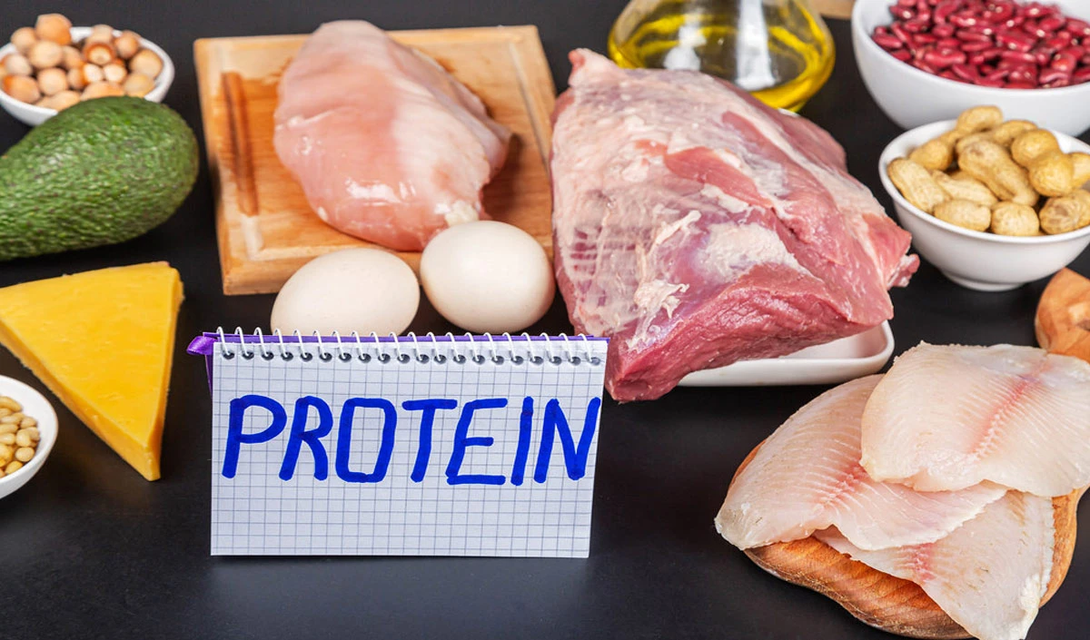 Protein: बहुत अधिक प्रोटीन लेने से नजर आते हैं ये संकेत