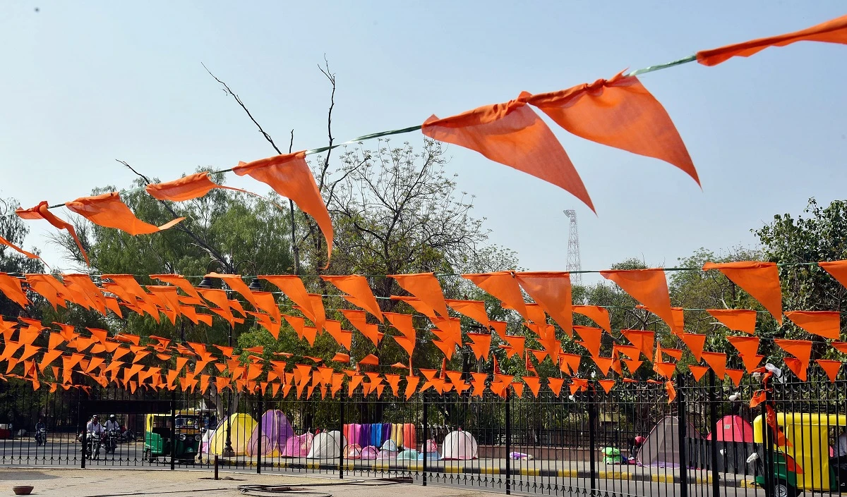 Udaipur में अगले दो महीने तक कोई नहीं लगा पाएगा धार्मिक झंडा, भाजपा ने साधा गहलोत सरकार पर निशाना