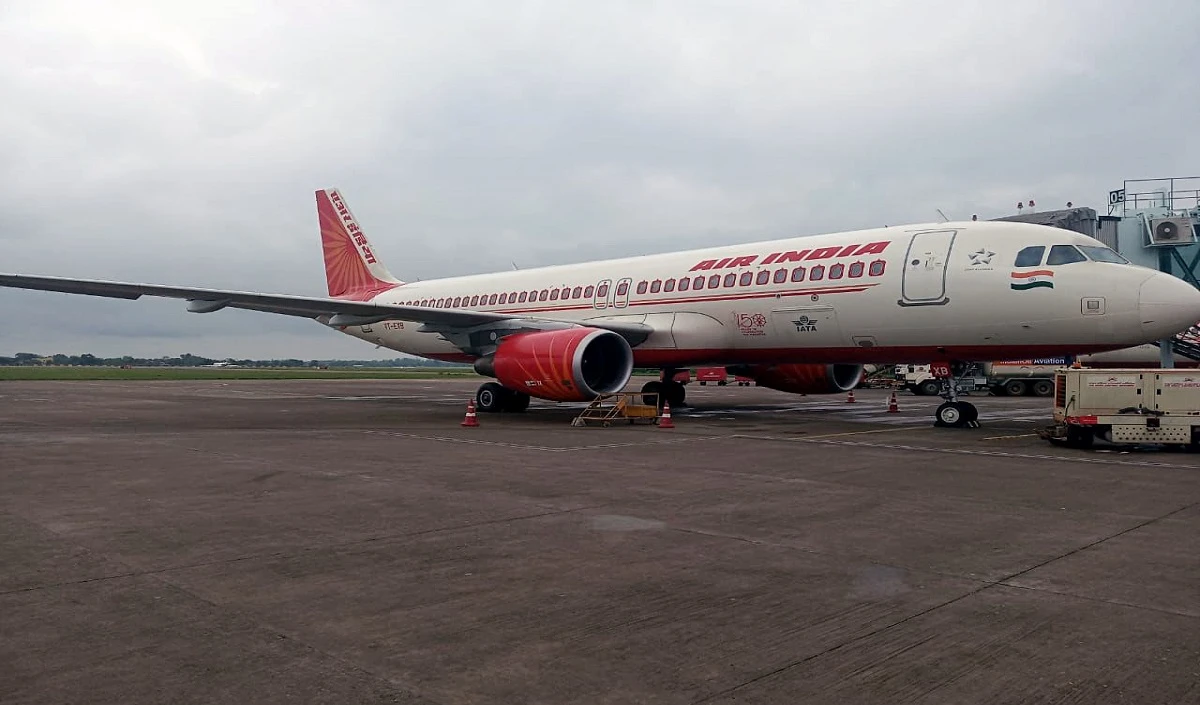 DGCA ने दुबई-दिल्ली उड़ान मामले में Air India के सीईओ को कारण बताओ नोटिस भेजा