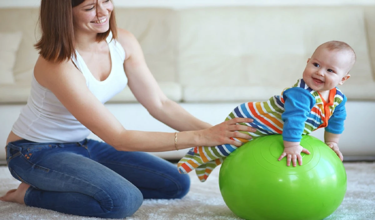 Exercise for Babies: नवजात बच्चों को जरूर कराएं ये एक्सरसाइज, शरीर के साथ दिमाग भी रहेगा स्वस्थ