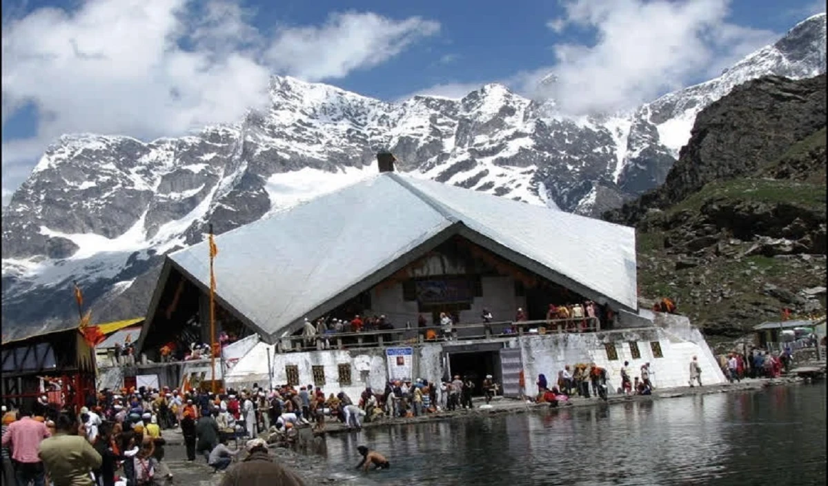 Hemkund साहिब यात्रा के लिए ऋषिकेश से पहला जत्था रवाना