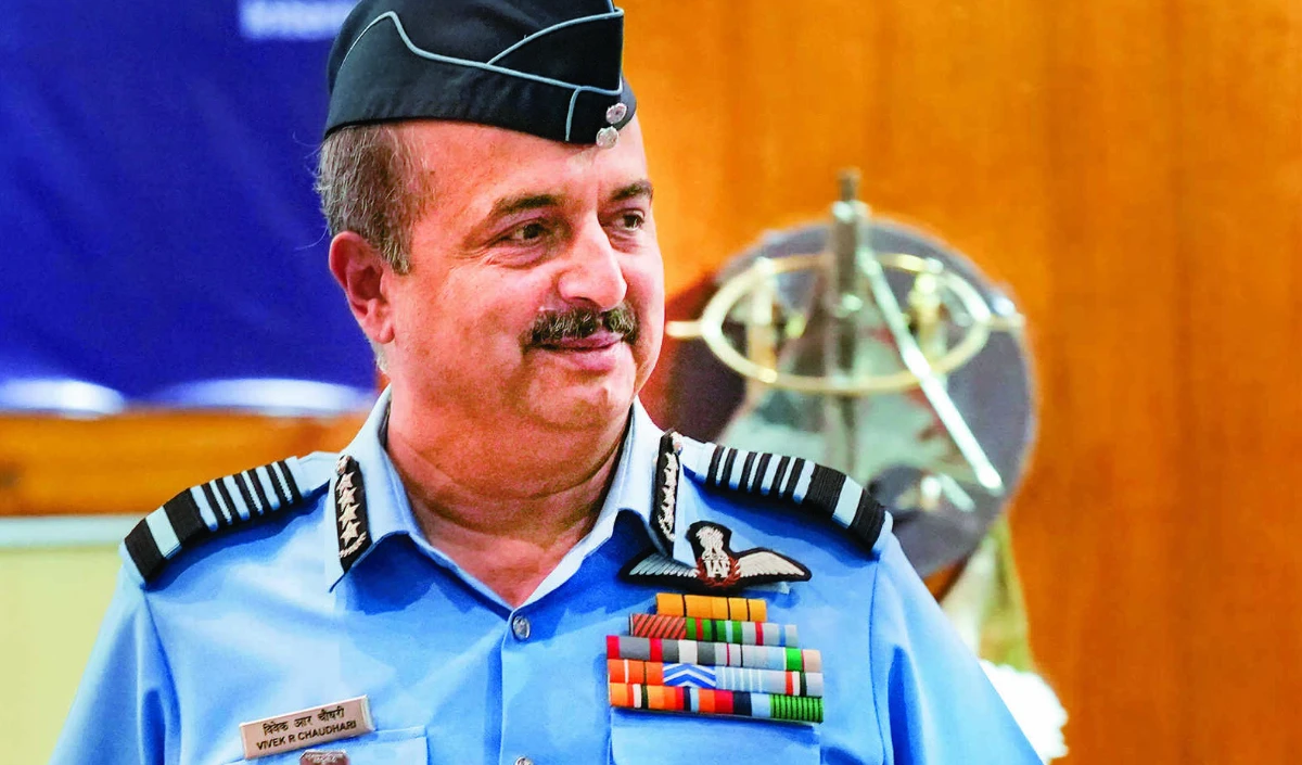 IAF  प्रमुख चौधरी ने श्रीलंका के शीर्ष सैन्य अधिकारियों से मुलाकात की