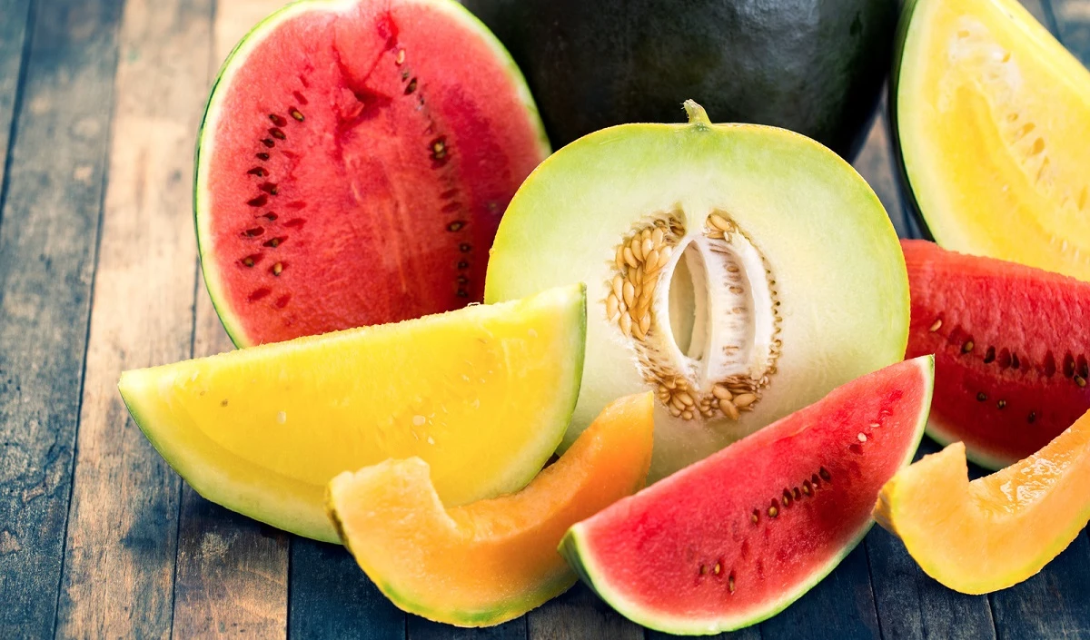 Summer Fruits: गर्मियों में यह फल आपके शरीर को रखेंगे ठंडा-ठंडा कूल-कूल, ऐसे करें इनका सेवन