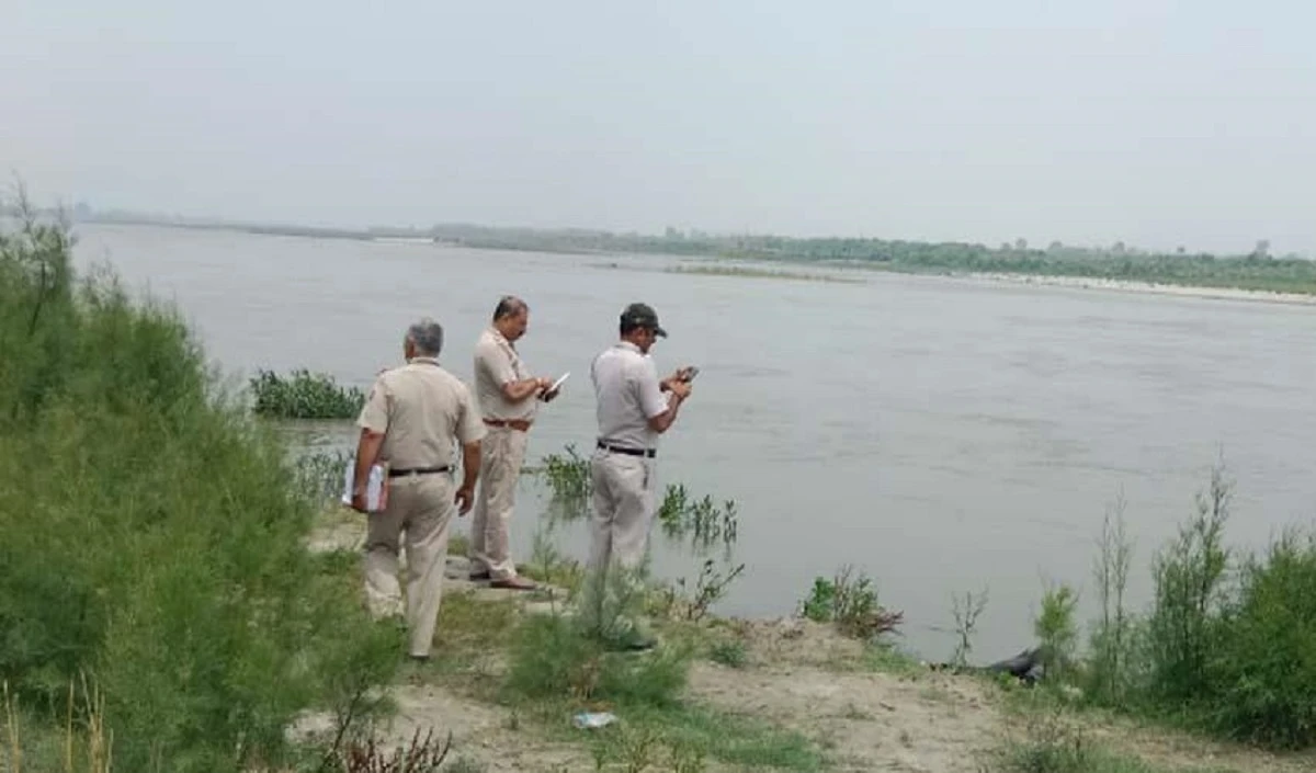 Agra में यमुना नदी में नहाने उतरे मामा-भांजे बहे, एक युवक का शव मिला