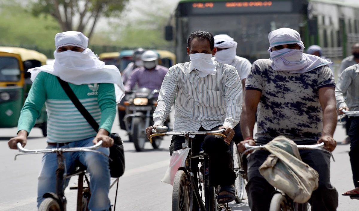 Heatwave से अभी नहीं मिलने वाली है राहत, कई राज्यों में अलर्ट जारी, दिल्ली में 40-45 के पास पहुंच सकता है तापमान