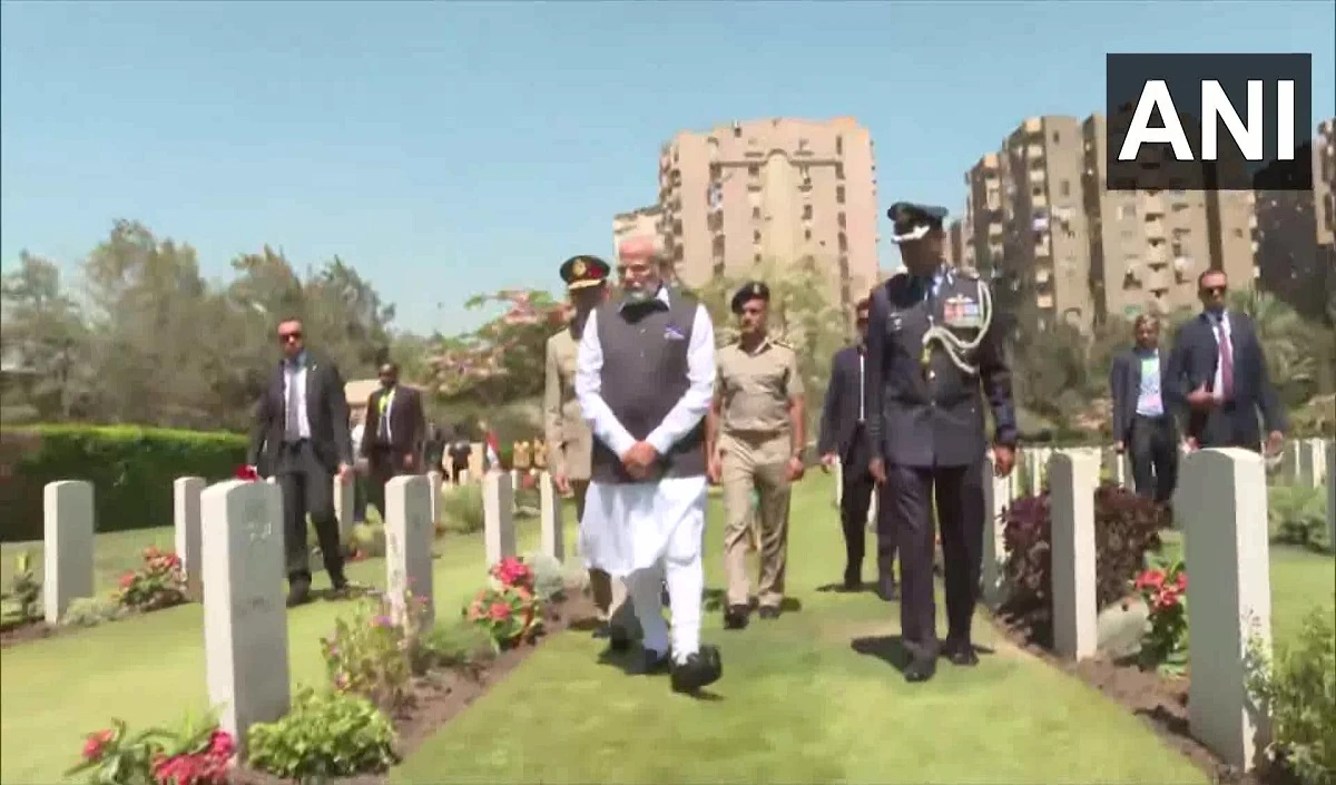 मोदी प्रथम विश्व युद्ध में शहीद भारतीय सैनिकों को श्रद्धांजलि देने हेलियोपोलिस युद्ध कब्रिस्तान गए