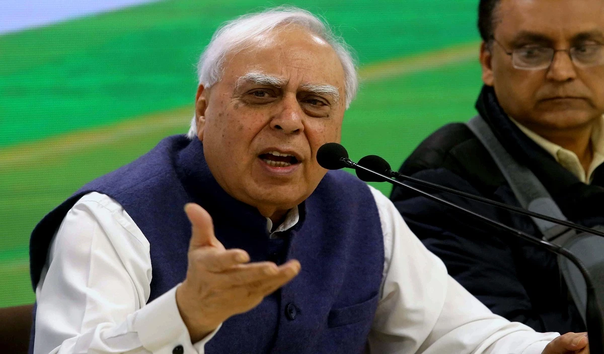 Sibal ने ओडिशा रेल हादसे को लेकर केंद्र पर साधा निशाना, कहा-कोई जवाबदेही नहीं