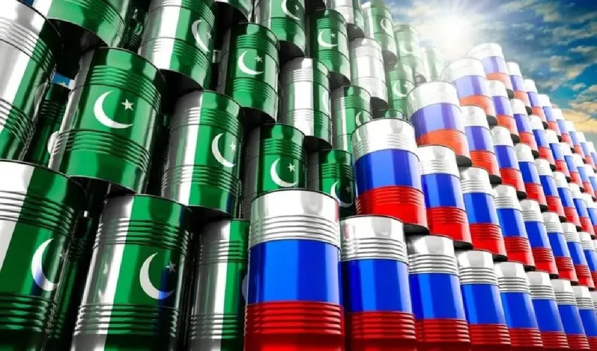 Pakistan Russia Oil: भारतीय कंपनी का जहाज, ऑयल रिफाइन कर हिंदुस्तान कमा रहा 17 डॉलर प्रति बैरल का मुनाफा, रूस ने तेल पर पाकिस्तान के साथ कर दिया बड़ा खेल