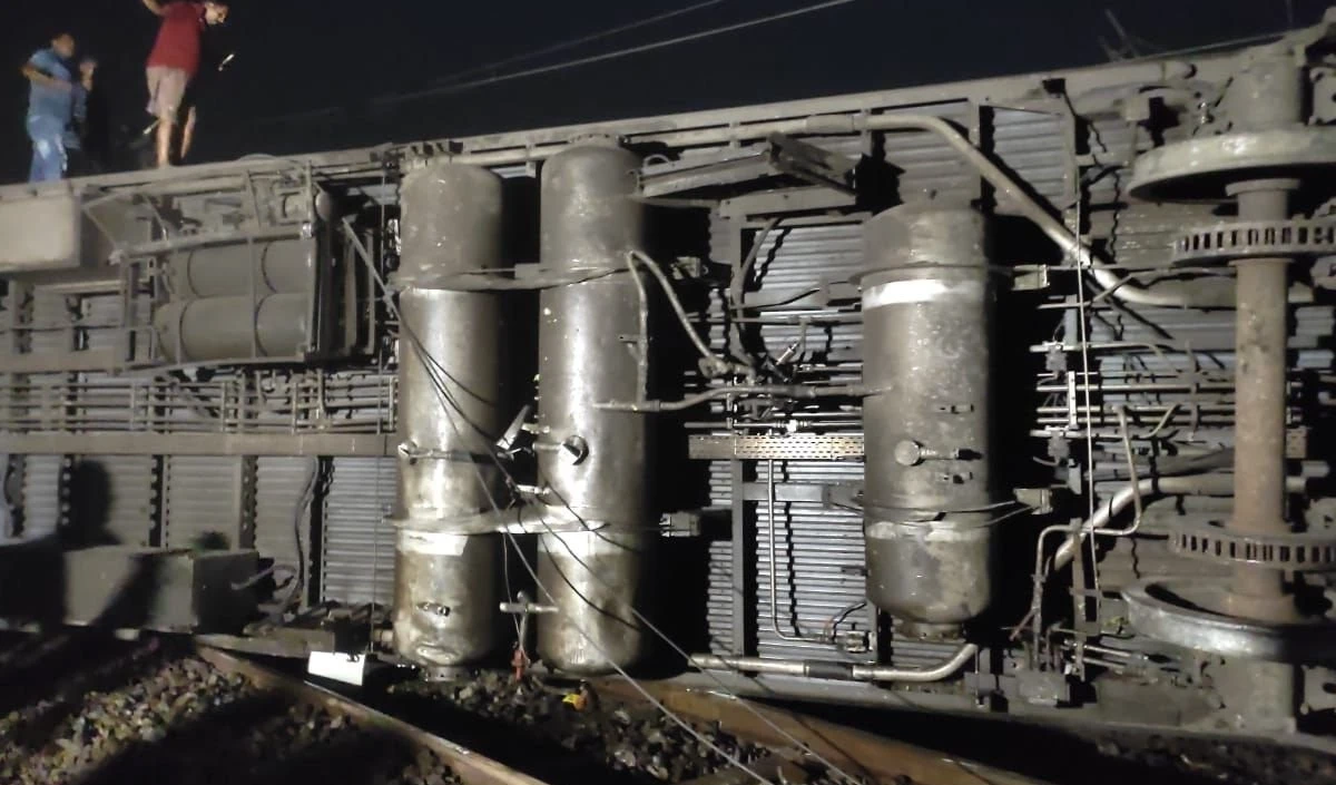 Odisha: तीन ट्रेनों की भीषण टक्कर, 50 लोगों की मौत, 350 से ज्यादा घायल