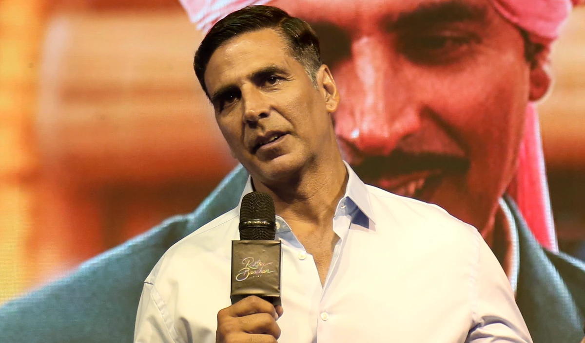 Manipur में महिलाओं तो निर्वस्त्र घुमाने का वीडियो देख भड़के Akshay Kumar,  उर्मिला मातोंडकर ने भी की सरकार की आलोचना