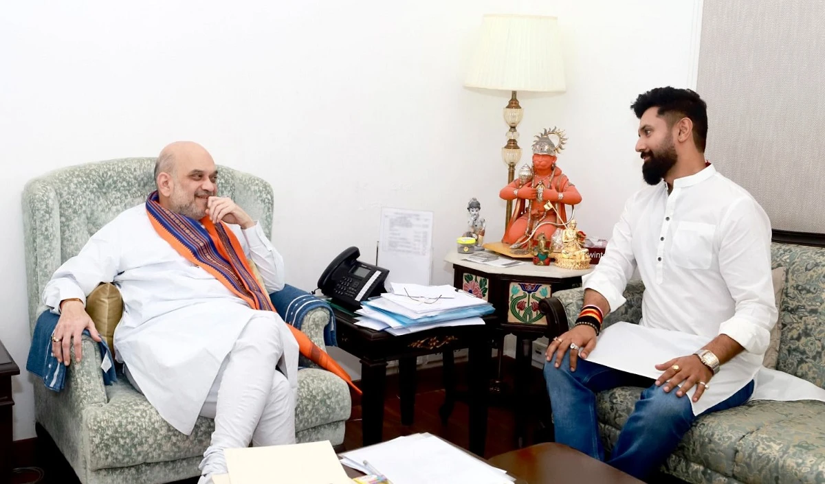 अपने कुनबे को मजबूत करने की कोशिश में BJP, Amit Shah-Nadda से मुलाकात के बाद Chirag Paswan एनडीए में शामिल