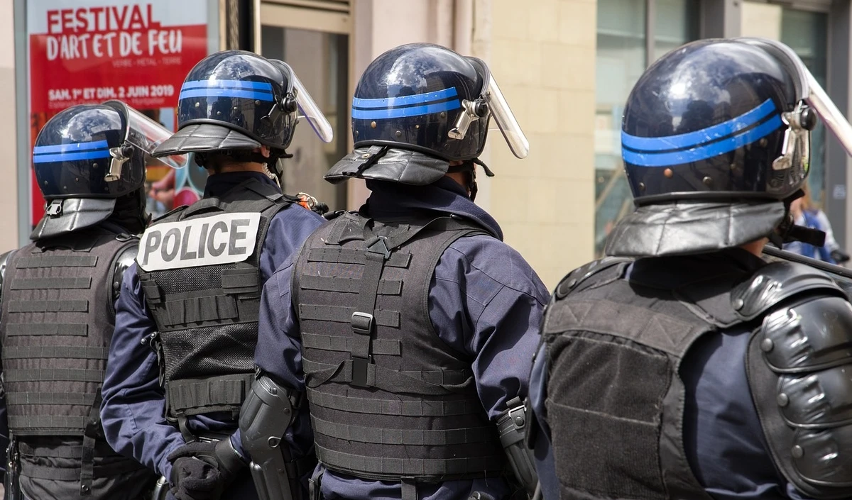 France Violence: पुलिस को फोन के जरिए जासूसी की इजाजत, फ्रांस ने उठाया ये बड़ा कदम