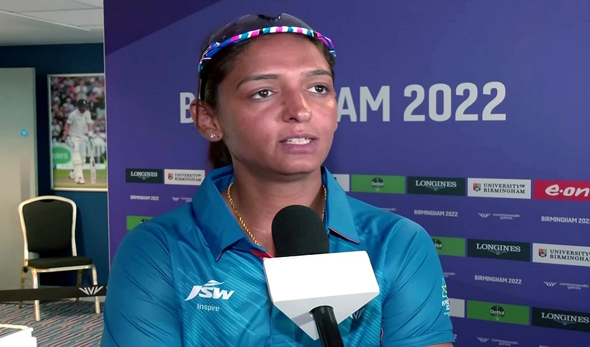 Harmanpreet Kaur ने बांग्लादेश के खिलाफ सीरीज ड्रॉ करने के बाद किया ऐसा काम, ICC को लगाना पड़ गया जुर्माना, देखें वीडियो