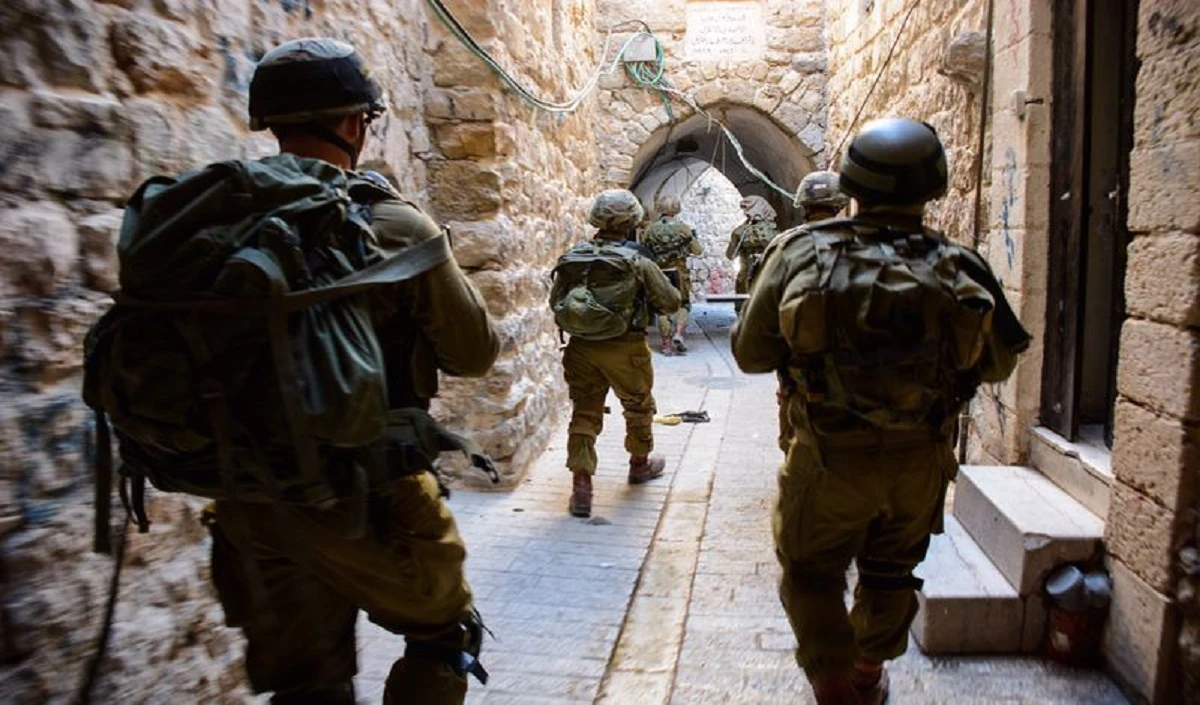 इजराइल ने वेस्ट बैंक में उग्रवादियों के गढ़ से सैनिकों को वापस बुलाना शुरू किया
