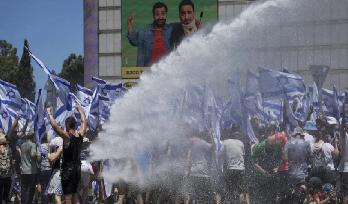 Israel Protest: नेतन्याहू सरकार को रोकने का समय आ गया है… मुख्य हवाई अड्डे-राजमार्गों को प्रदर्शनकारियों ने किया अवरुद्ध