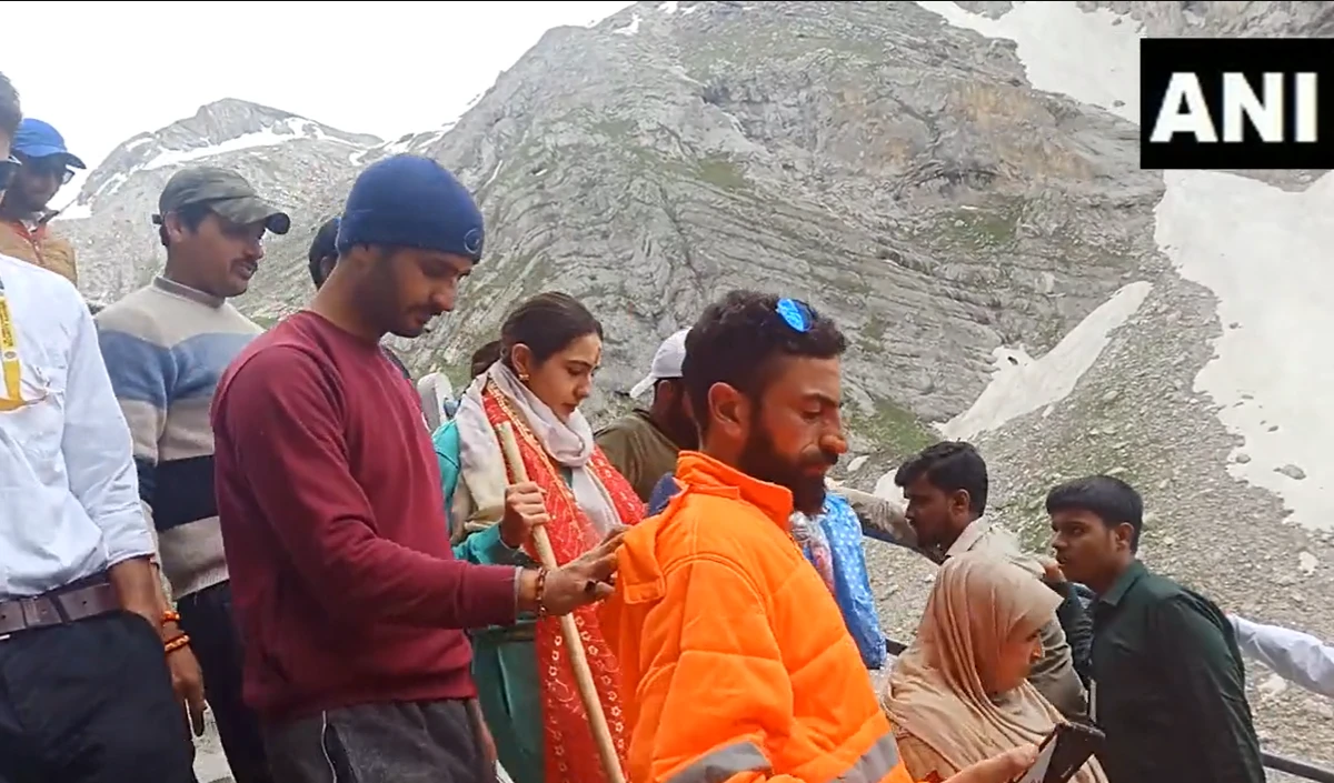 महाकाल के बाद बाबा बर्फानी के दर्शन के लिए Amarnath पहुंचीं Sara Ali Khan, वीडियो सोशल मीडिया पर वायरल