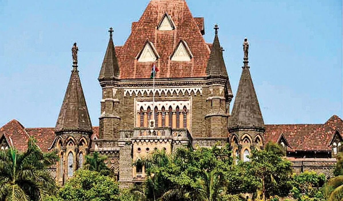 बंबई उच्च न्यायालय ने कारण बताओ नोटिस पर फैसलों में देरी पर नाखुशी जतायी