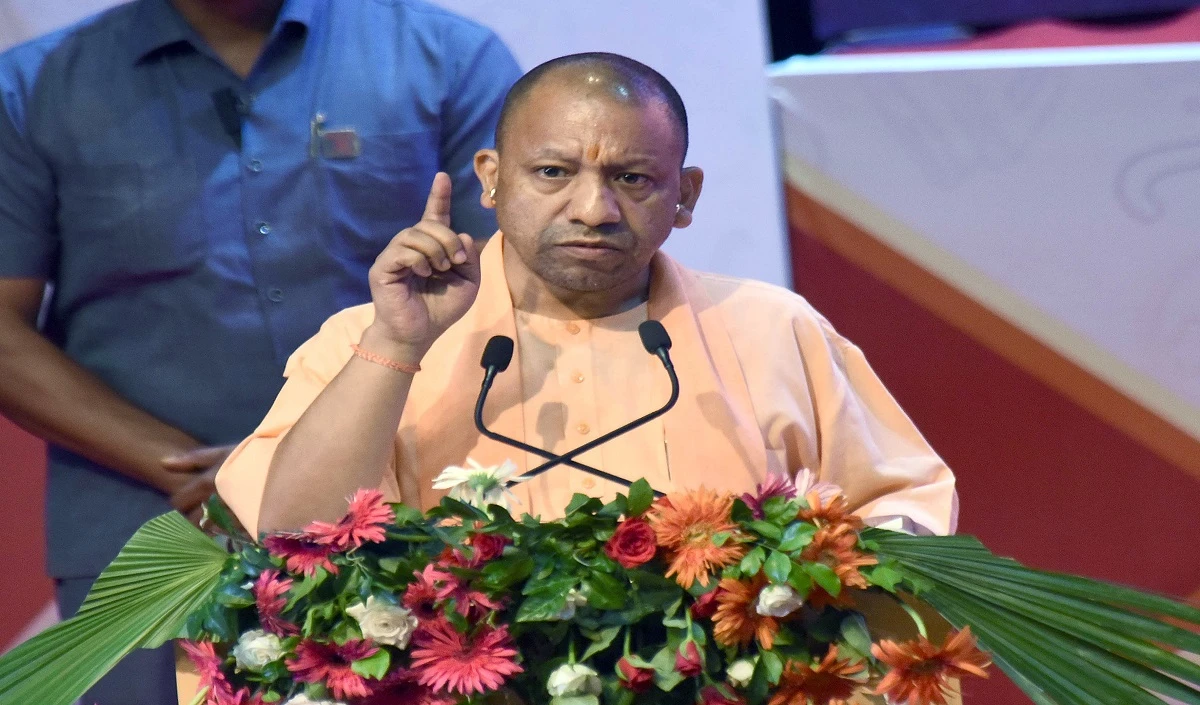 CM Yogi से Whatsapp पर बात कर सकेगी जनता, लोगों की सुविधा के लिए मुख्यमंत्री की अनोखी पहल