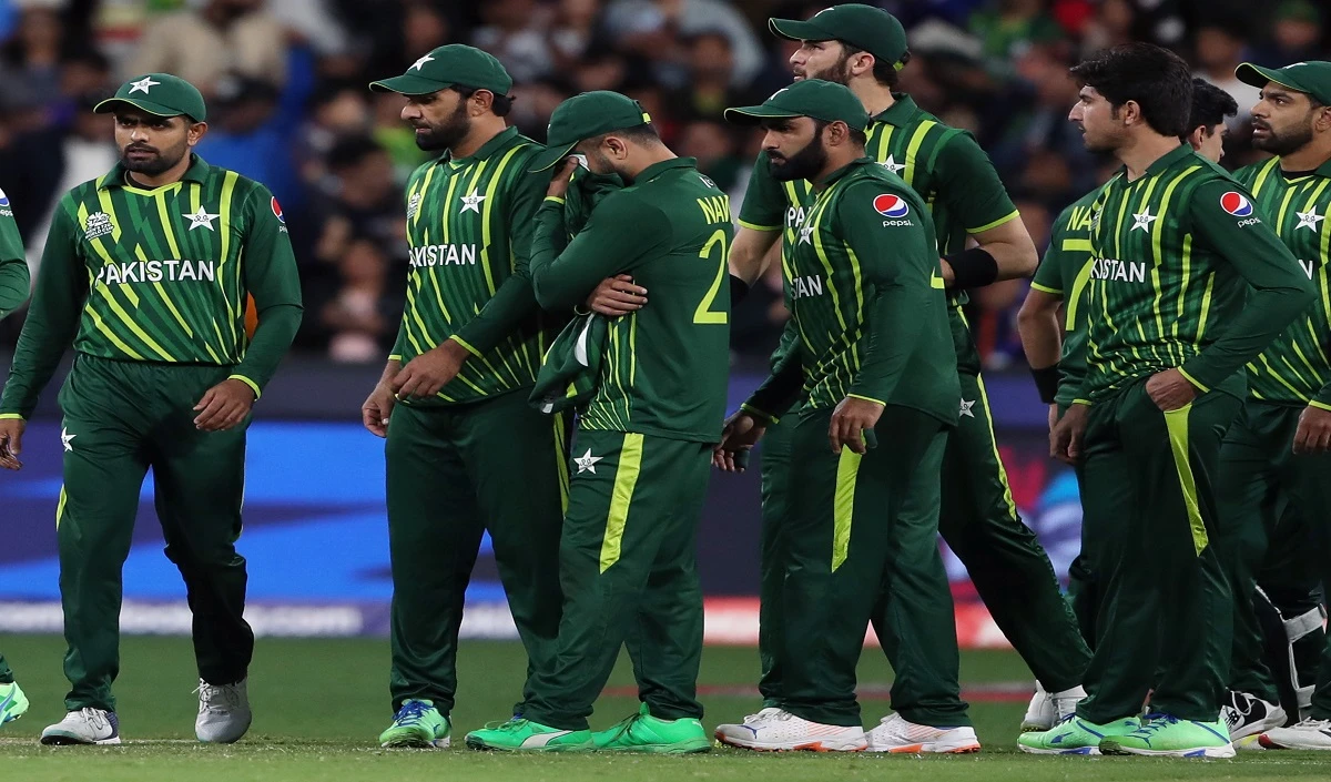Asia Cup के बीच में ही मुश्किल में फंसी Pakistan की टीम, ये सदस्य आया विवाद के घेरे में