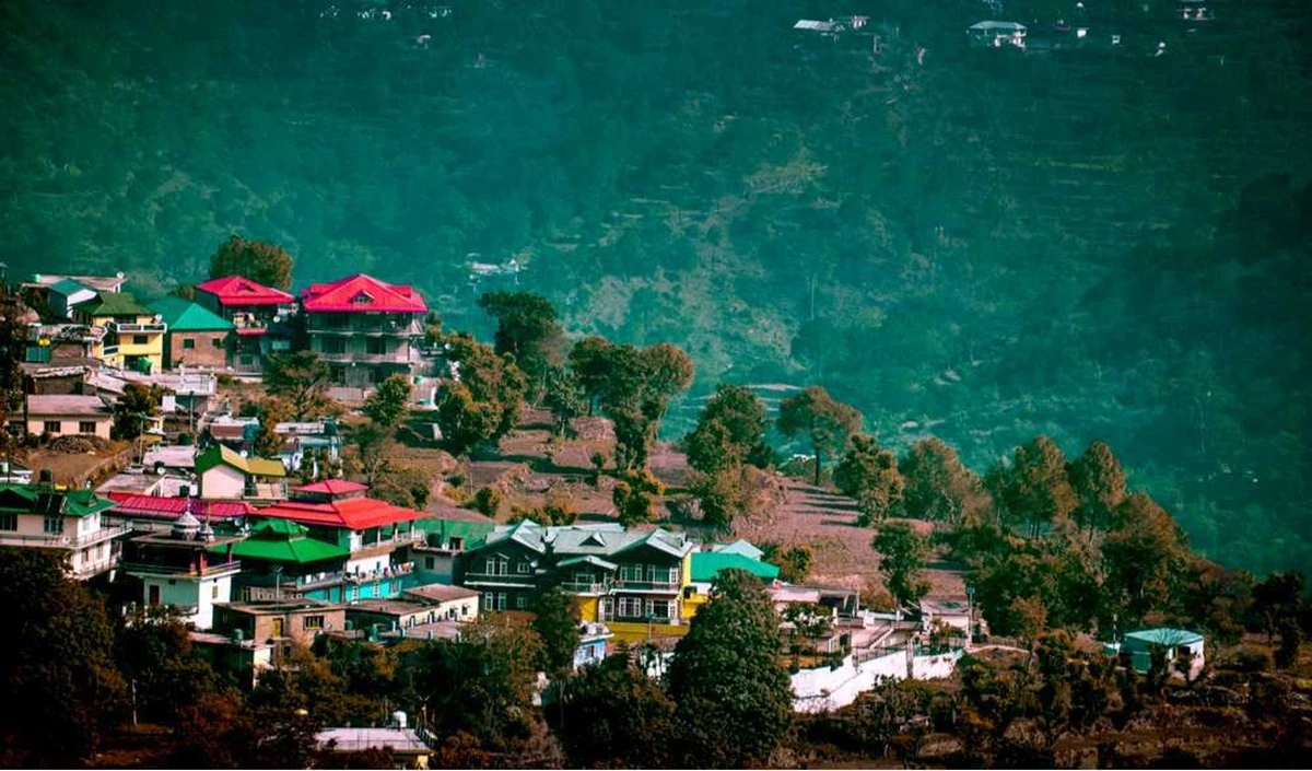 Famous Hill Station: पांच हजार रुपए में ठाठ-बाट से करें सैर-सपाटा, इन हिल स्टेशन्स को करें एक्सप्लोर