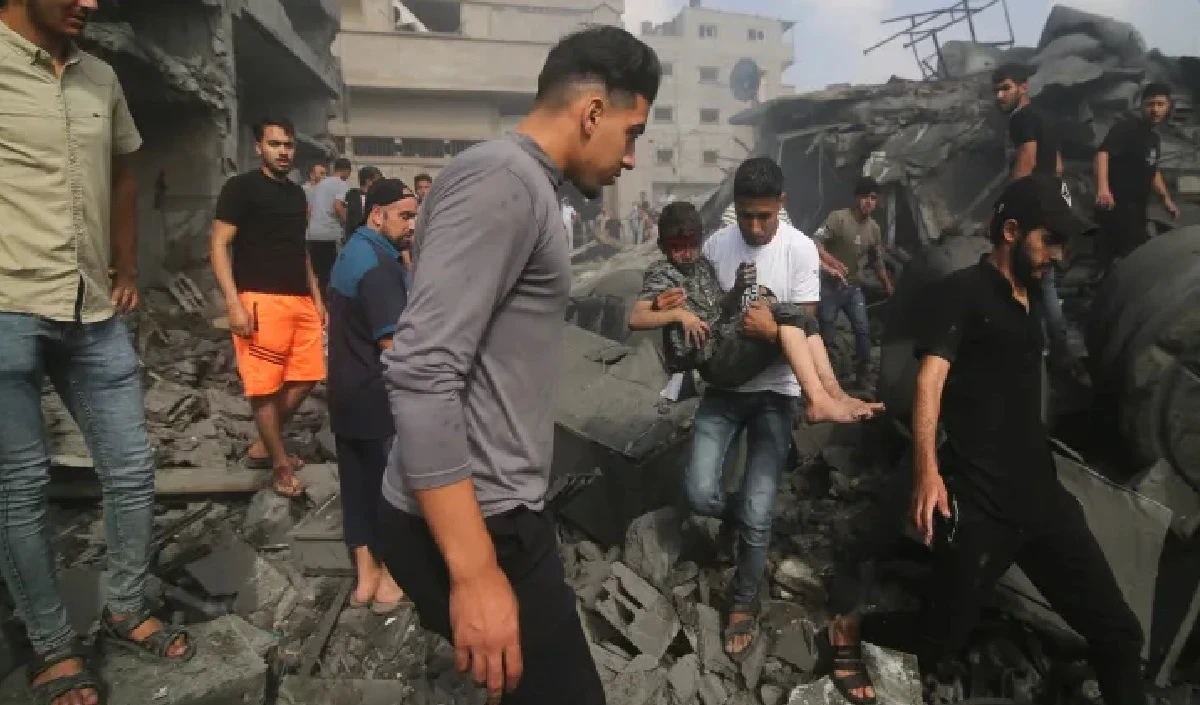 Israel-Hamas War । गाजा में इजरायली हवाई हमले तेज, 24 घंटे में 700 से अधिक लोगों की मौत