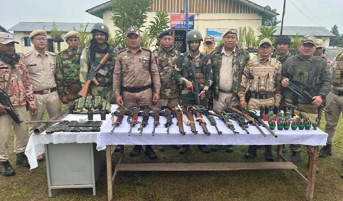 Manipur Police से भारी मात्रा में लूटे गए हथियार, पहाड़ी इलाके में सुरक्षाबलों का सर्च ऑपरेशन