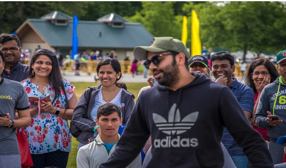 हार्दिक की मौजूदगी के कारण हम तीन स्पिनरों को टीम में शामिल कर सकते है: रोहित