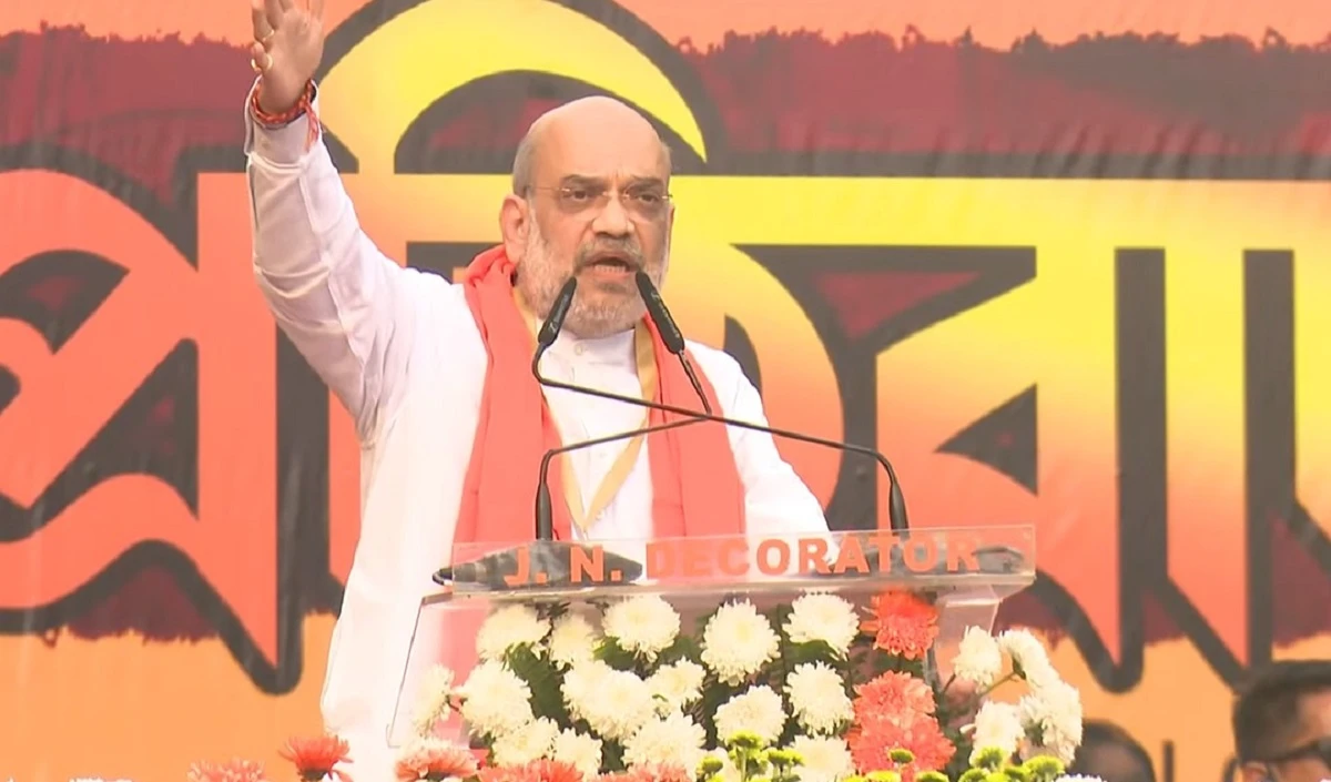 ‘कम्युनिस्ट और ममता ने मिलकर बंगाल को किया बर्बाद’, Amit Shah बोले- जहां रवीन्द्र संगीत सुनाई पड़ता था, वहां बम के धमाके गूंज रहे