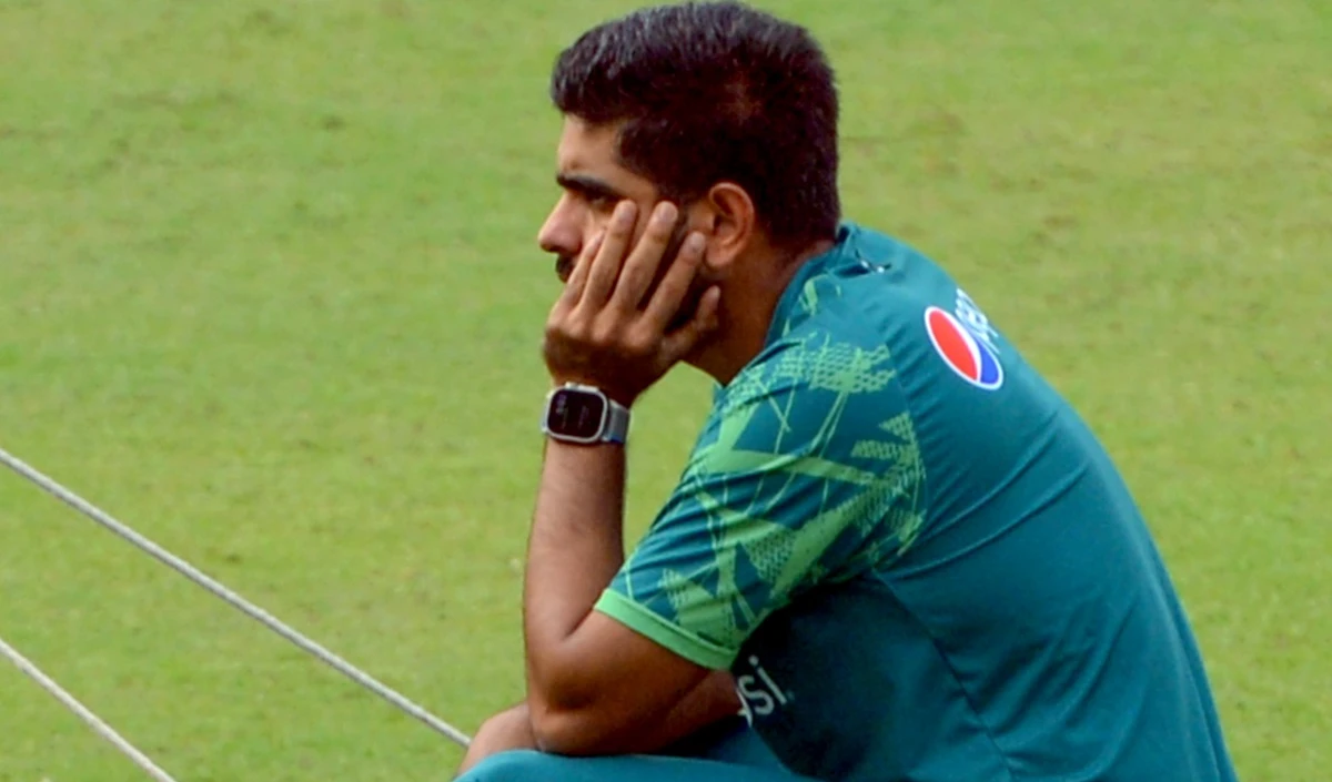ICC World Cup में बेहद खराब प्रदर्शन करने के बाद Babar Azam की कप्तानी पर लटकी तलवार, पाकिस्तानी टीम को मिल सकता है नया कप्तान